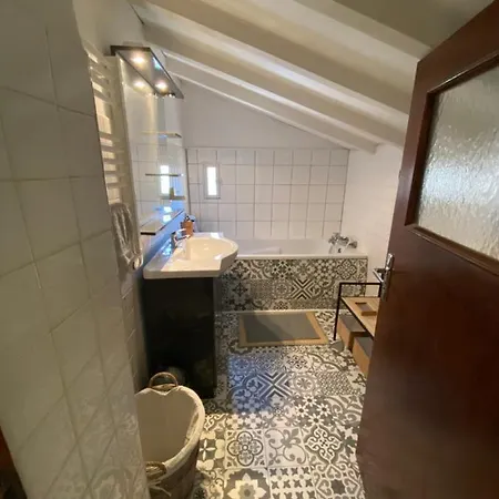 Haut De Indépendant Avec Piscine Sous Combles Appartamento Tolone