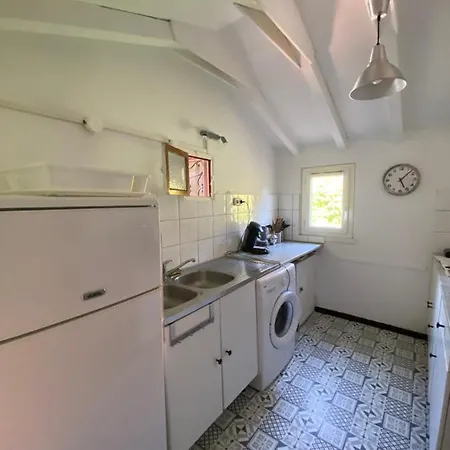 Haut De Independant Avec Piscine Sous Combles Apartment Toulon